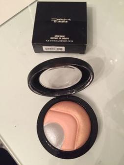 , High-end Makeup - Face Highlighter